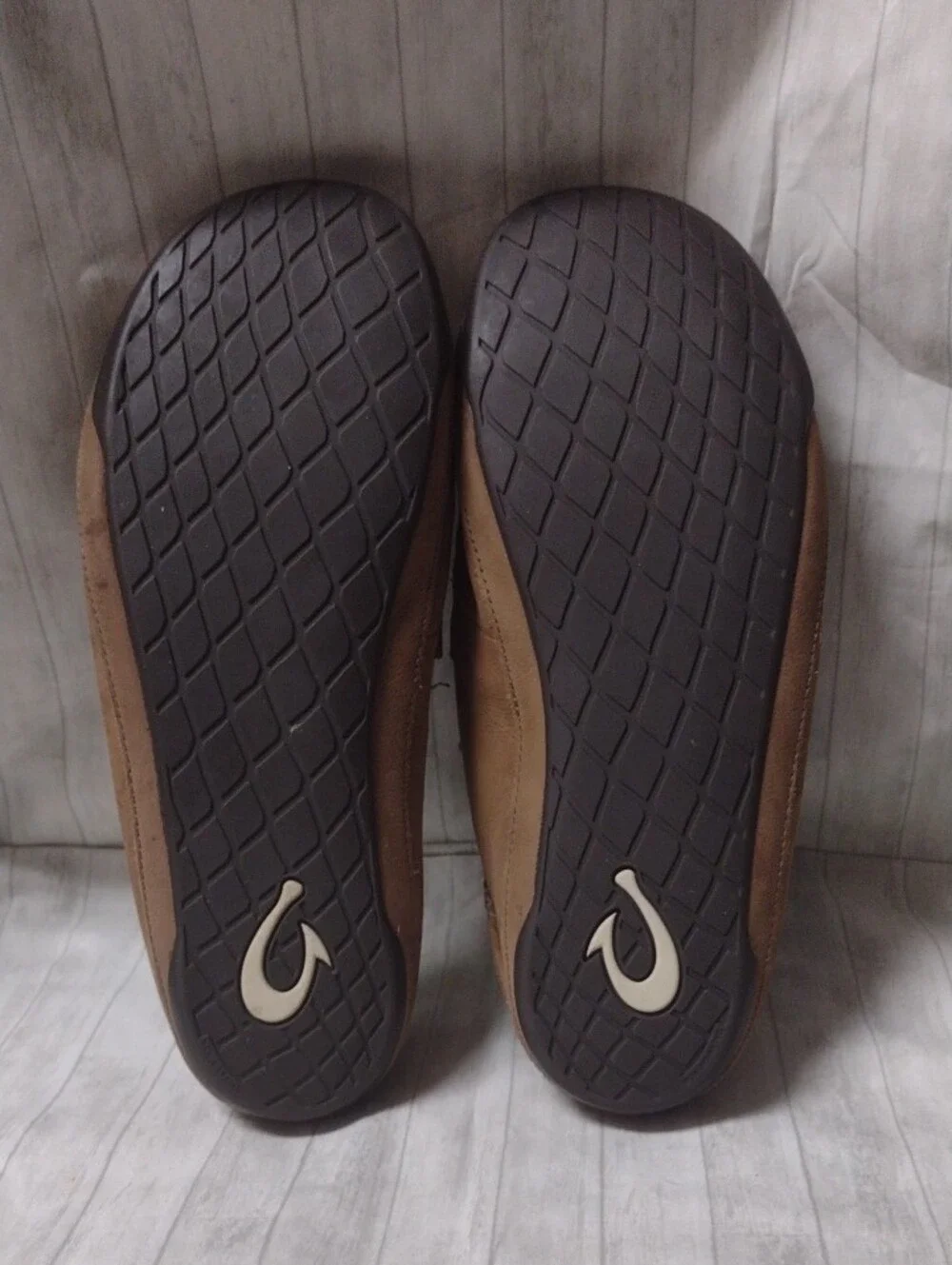 OluKai Men's Brown Slip-On Loafers (J1112)